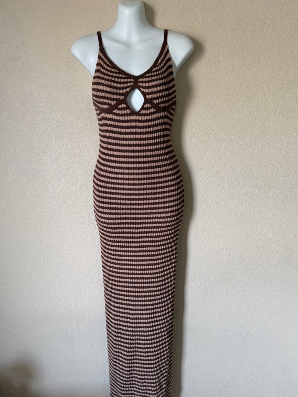 NWT PrettyLittleThing Brown and Cream Striped Knit Maxi Dress with Keyhole - M